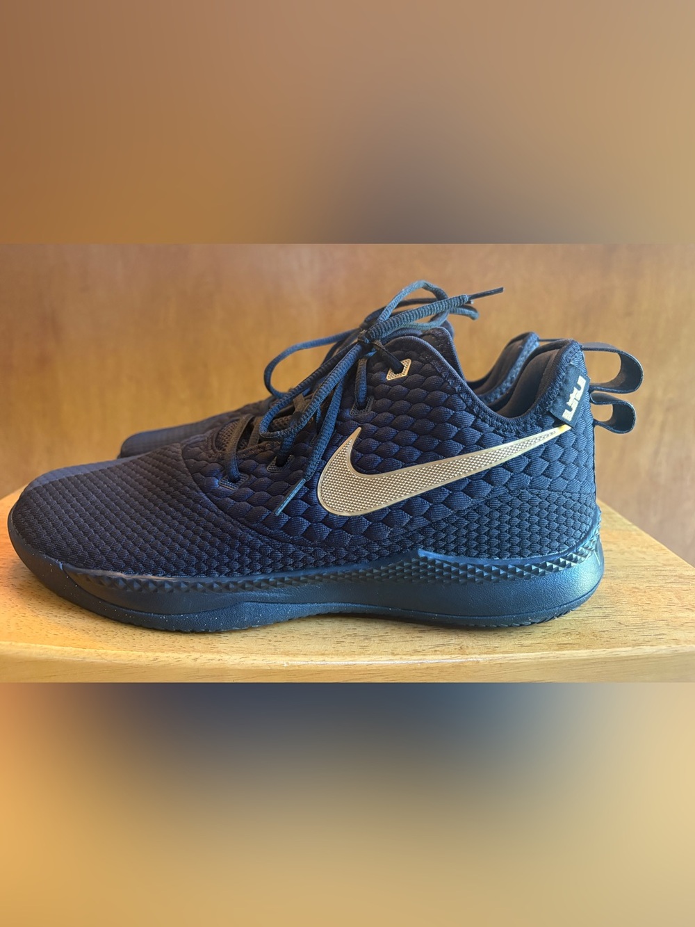 Nike LeBron Witness 3